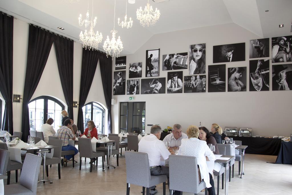 Hotel Palac Jugowice Walbrzych Ngoại thất bức ảnh